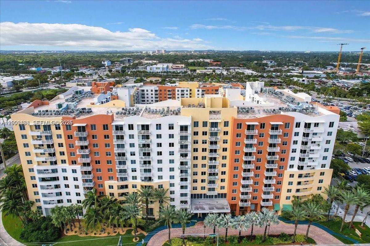 image The Venture at Aventura1