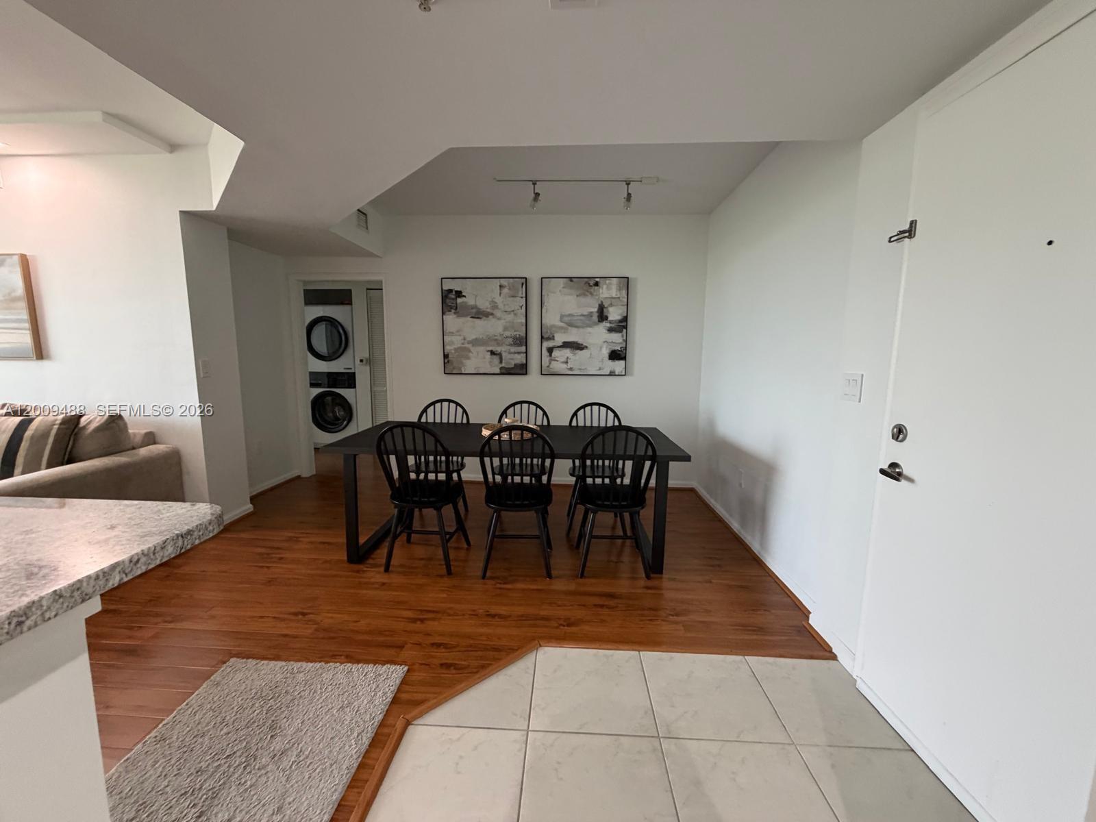 image The Venture at Aventura19