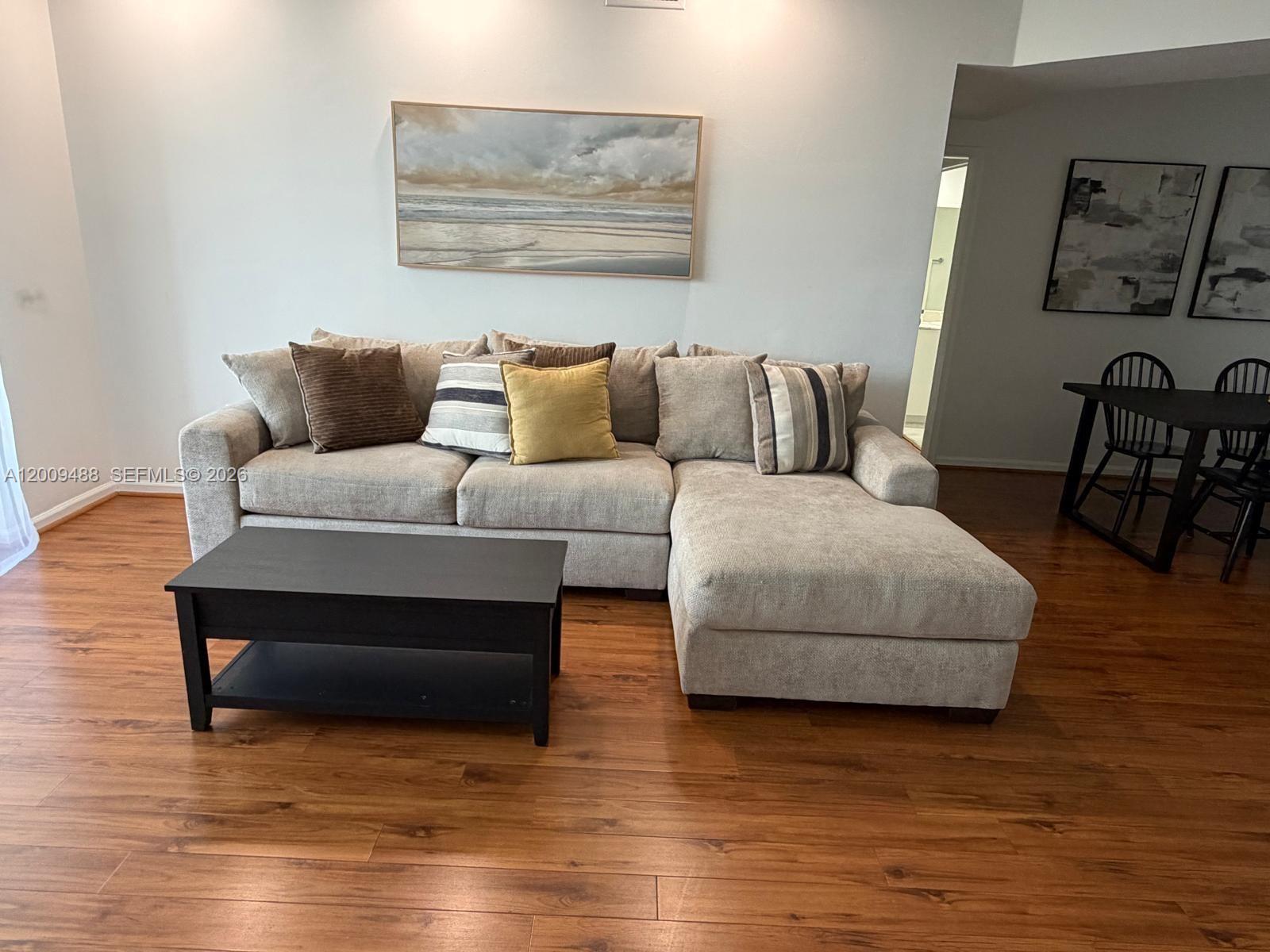 image The Venture at Aventura20