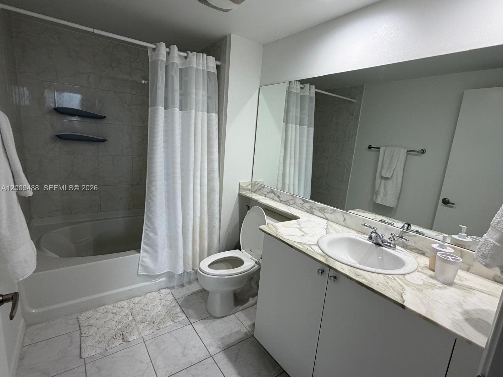 image The Venture at Aventura21