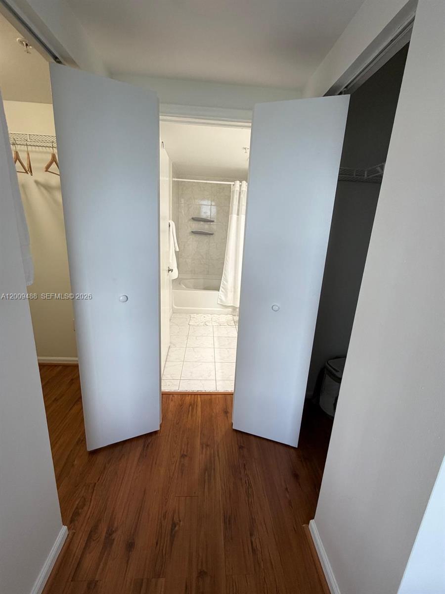 image The Venture at Aventura26