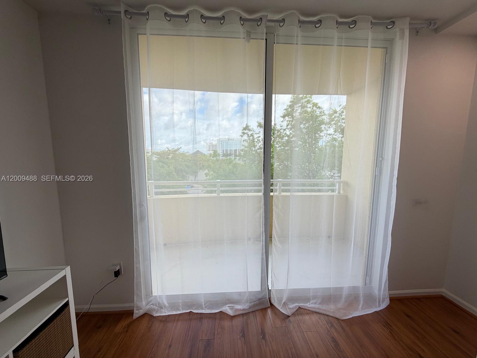 image The Venture at Aventura27