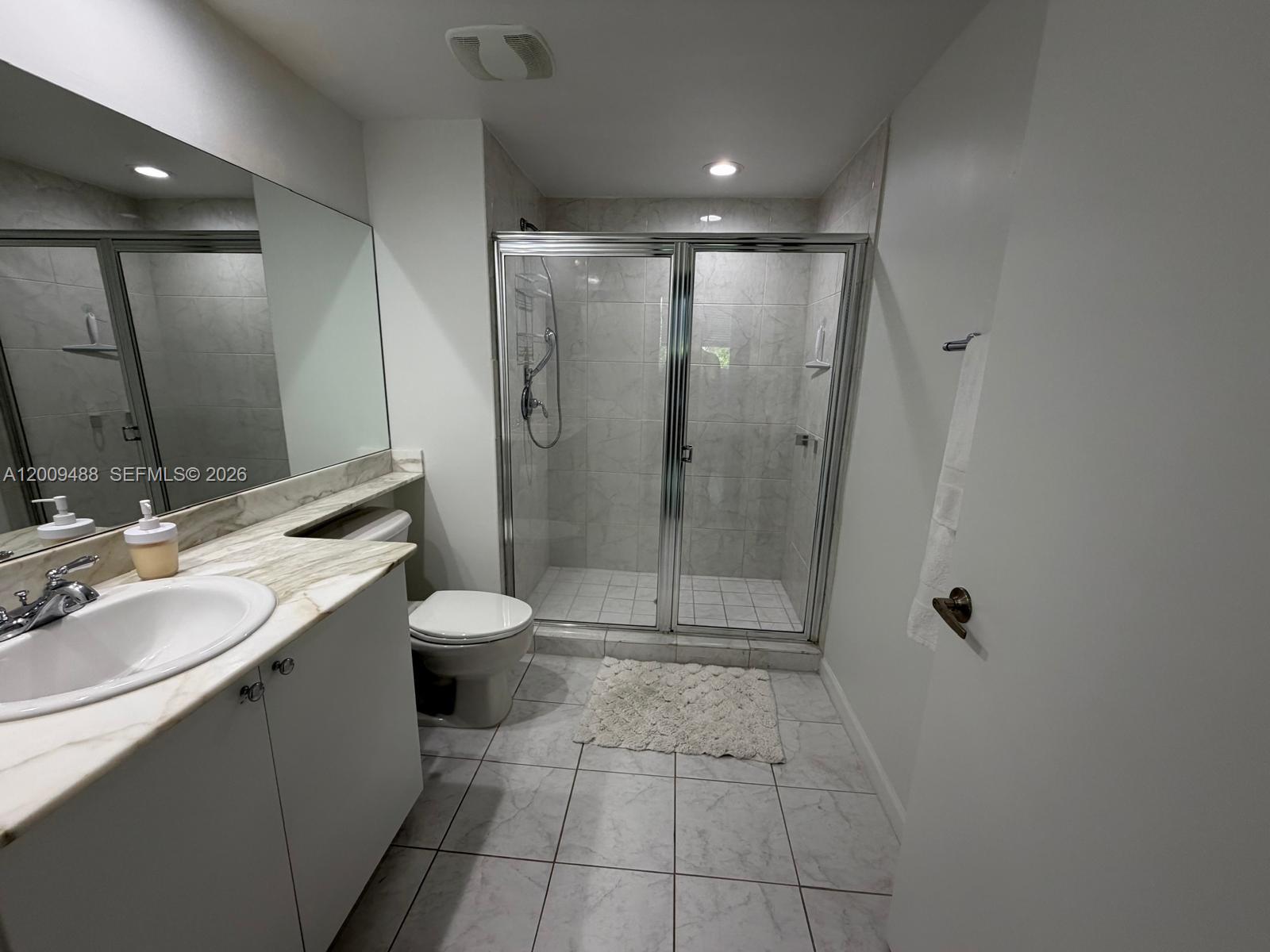 image The Venture at Aventura5