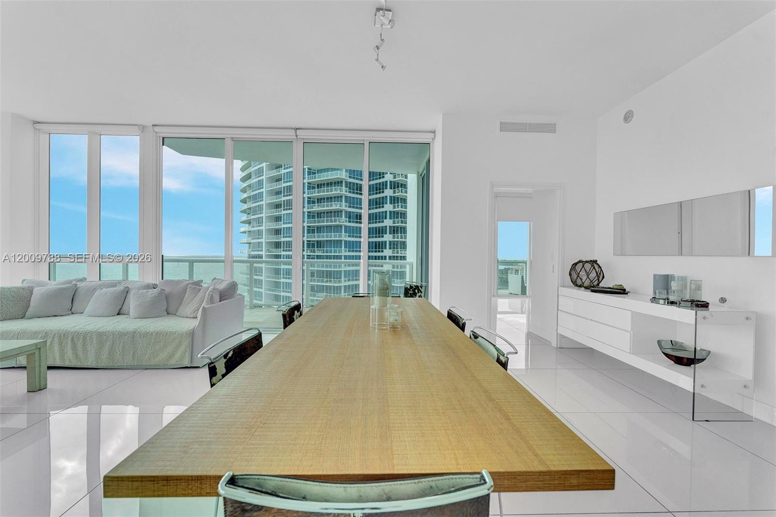 50 S Pointe Dr #2102 Miami Beach, FL 33139