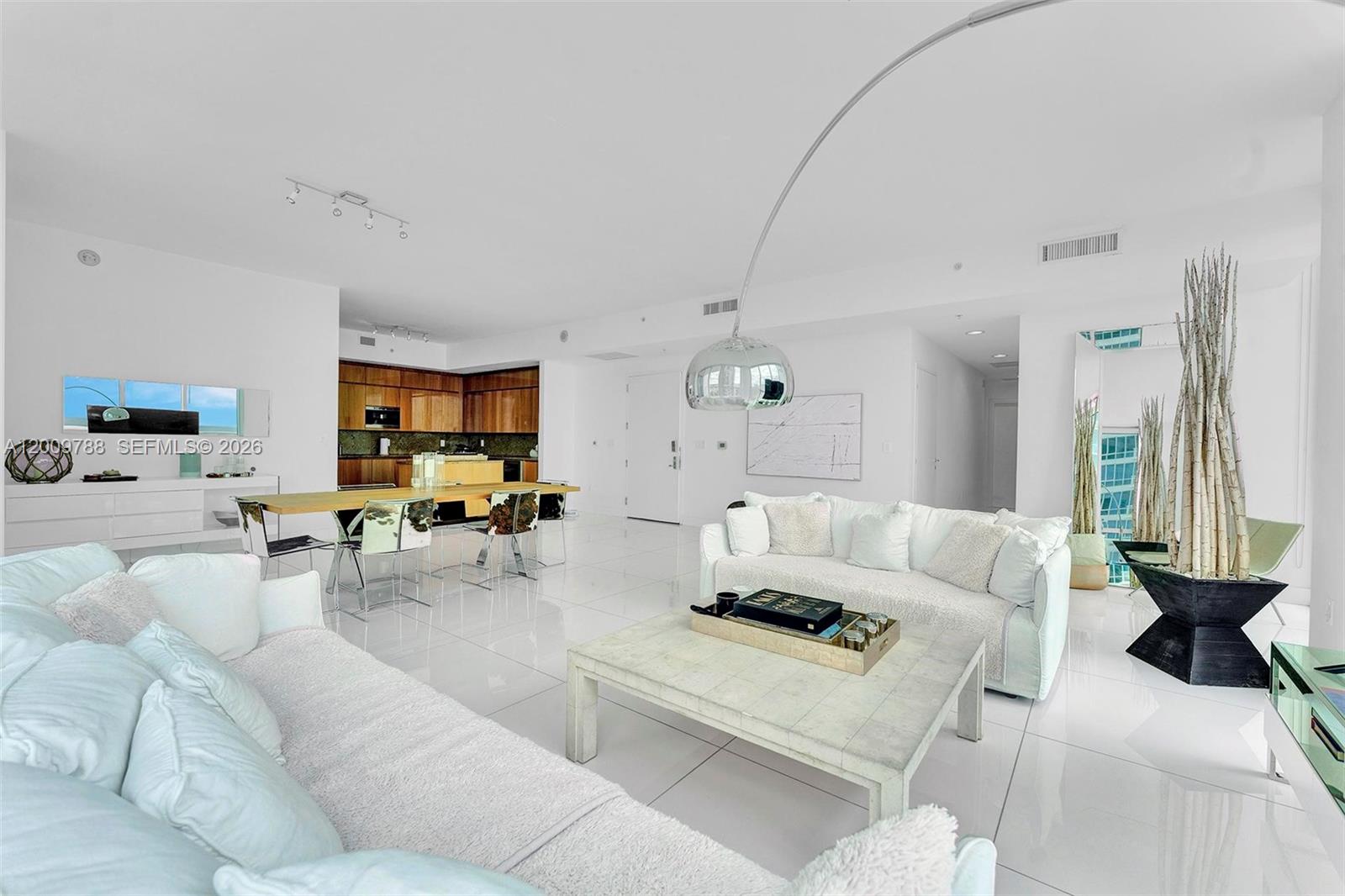 50 S Pointe Dr #2102 Miami Beach, FL 33139