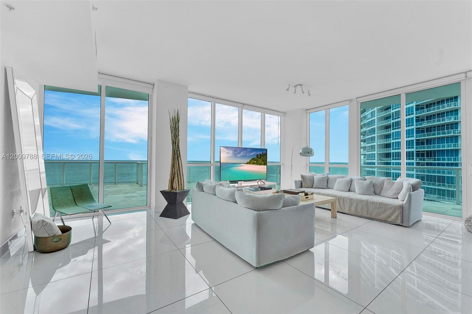 50 S Pointe Dr #2102 Miami Beach, FL 33139