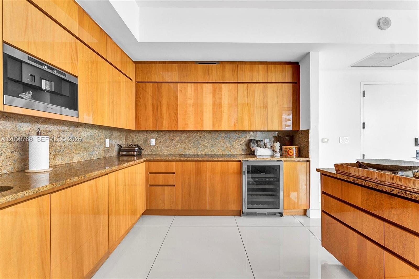 50 S Pointe Dr #2102 Miami Beach, FL 33139