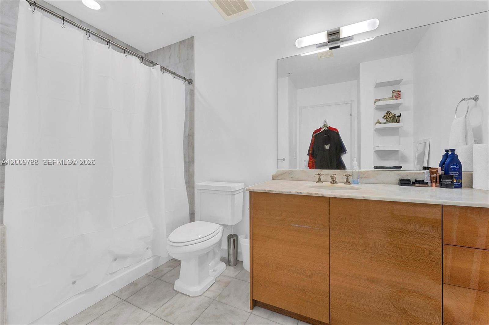 50 S Pointe Dr #2102 Miami Beach, FL 33139