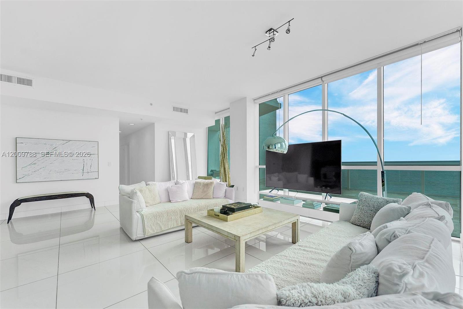 50 S Pointe Dr #2102 Miami Beach, FL 33139