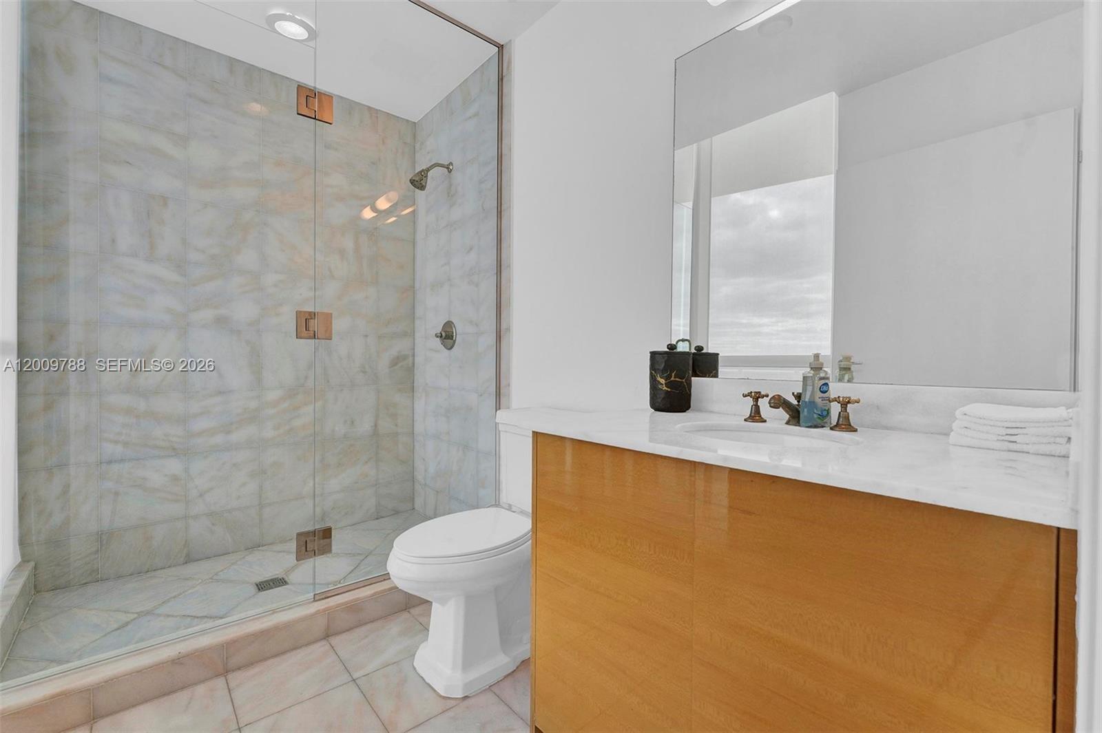 50 S Pointe Dr #2102 Miami Beach, FL 33139