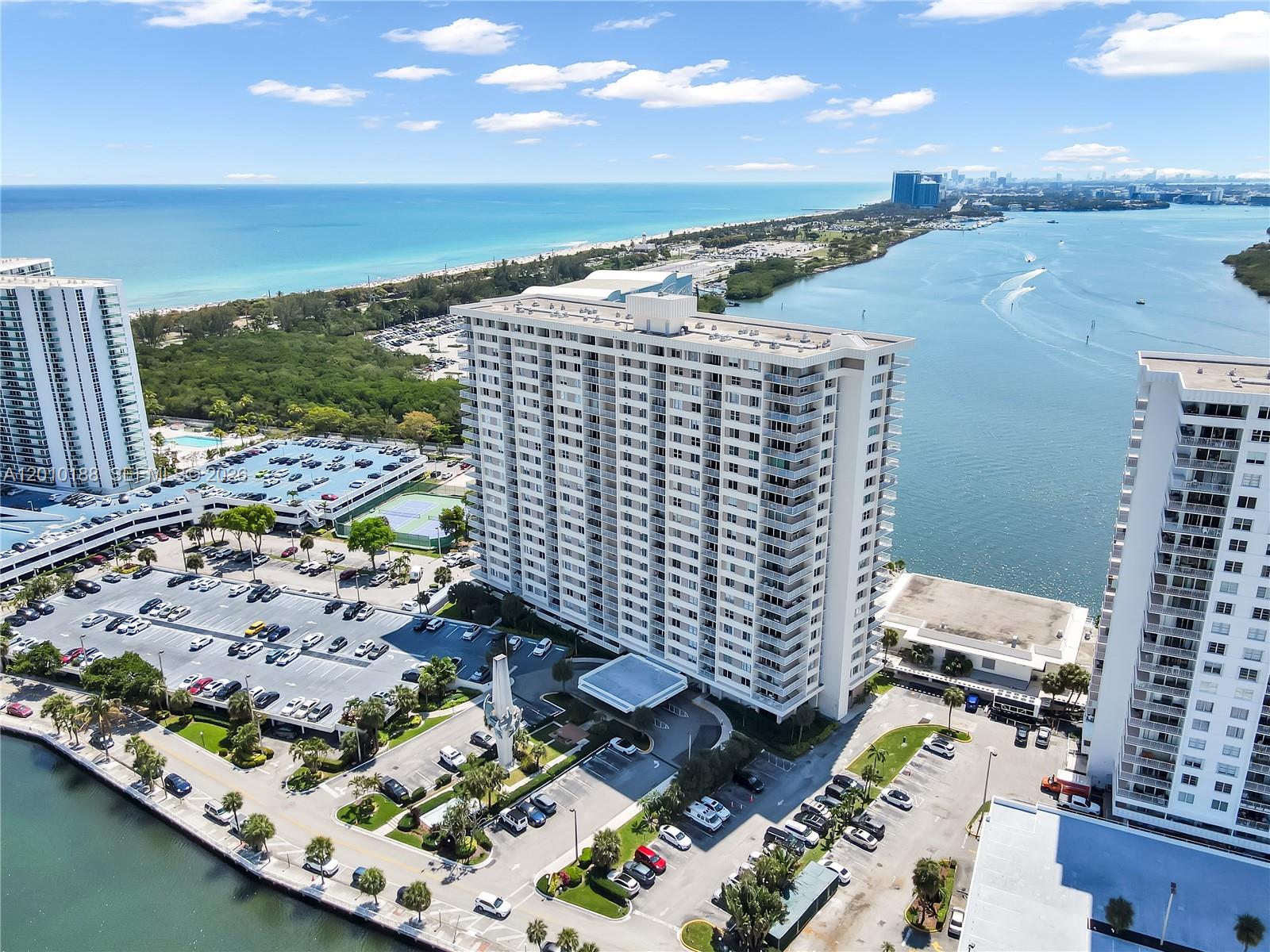 300 Bayview Dr #605