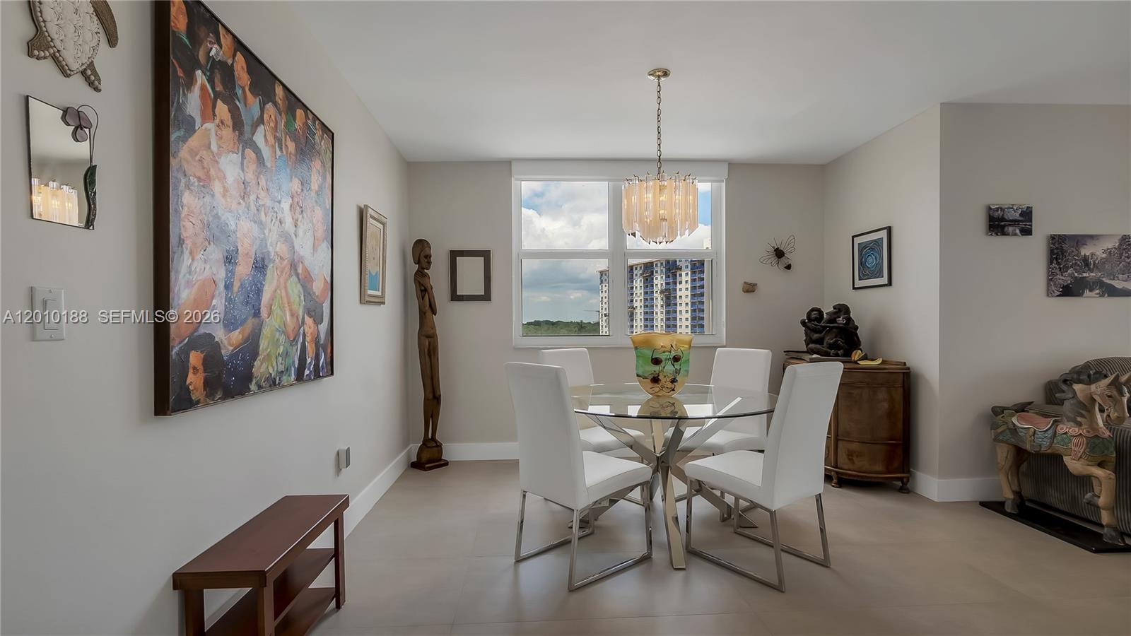 image Arlen House Condo9