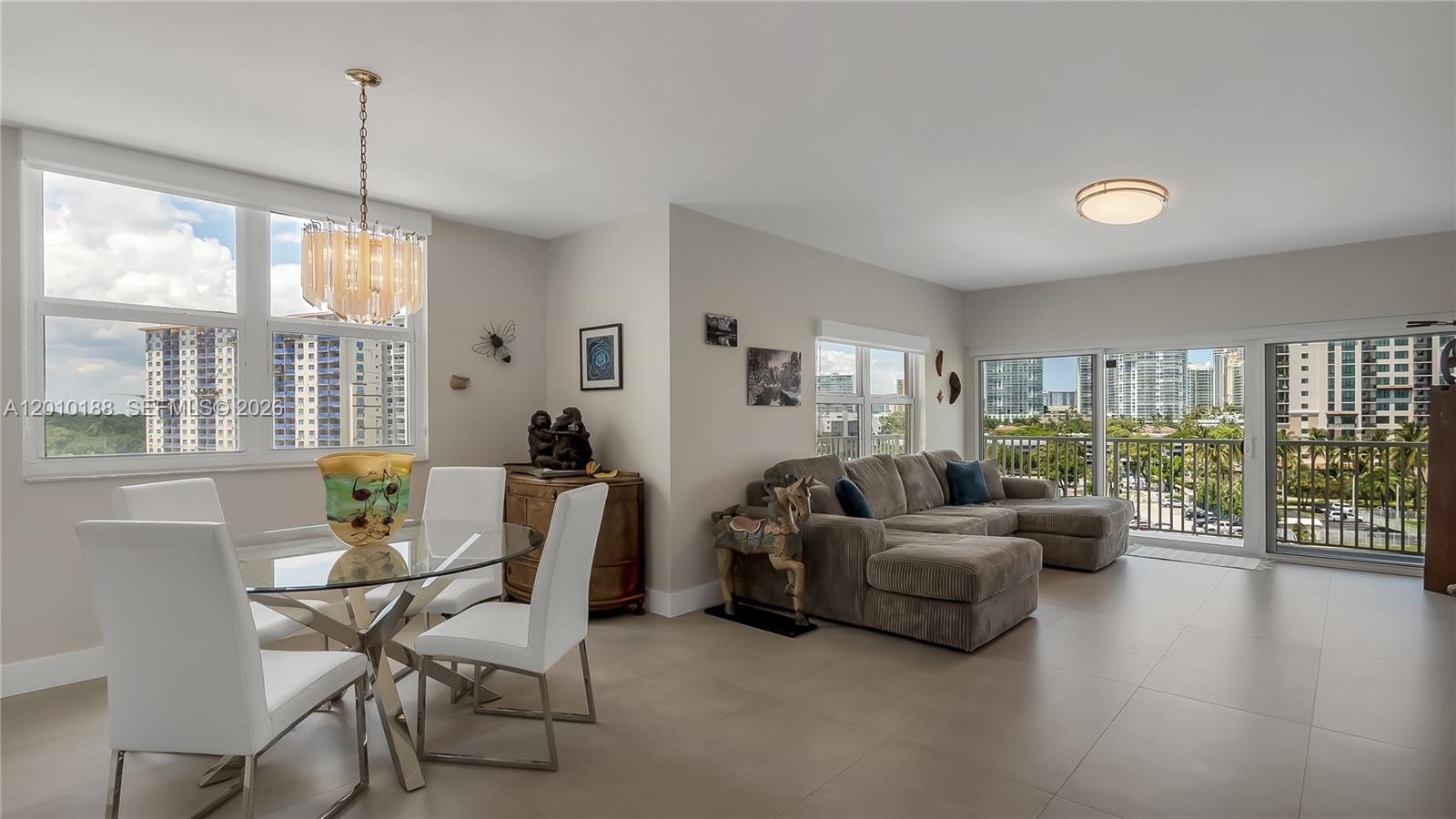 image Arlen House Condo13