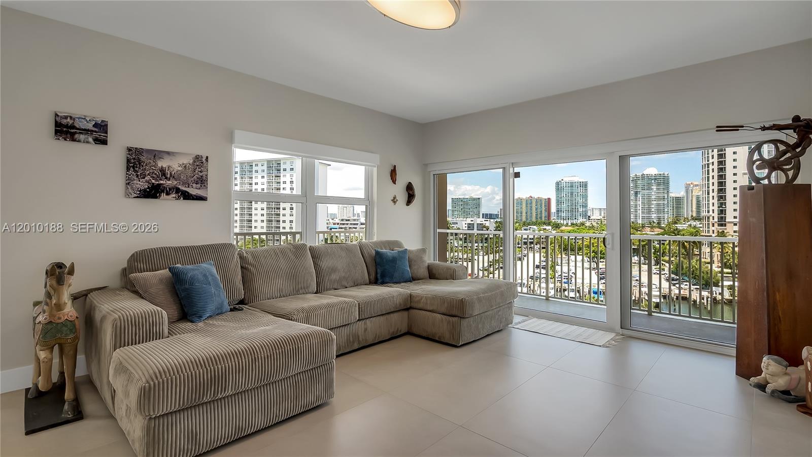 image Arlen House Condo16