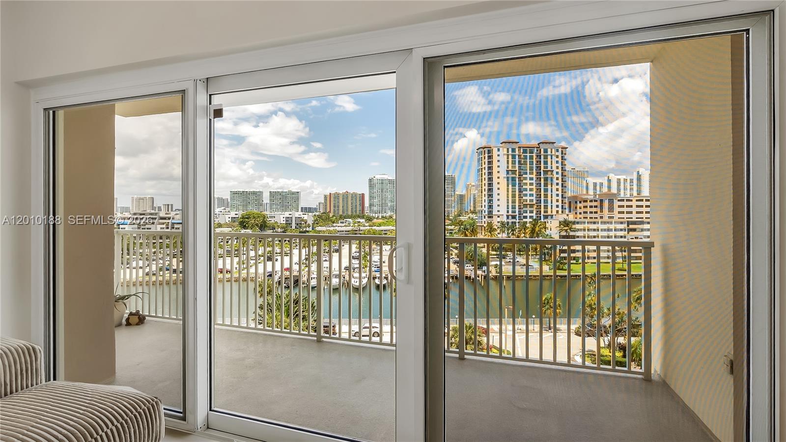 image Arlen House Condo17