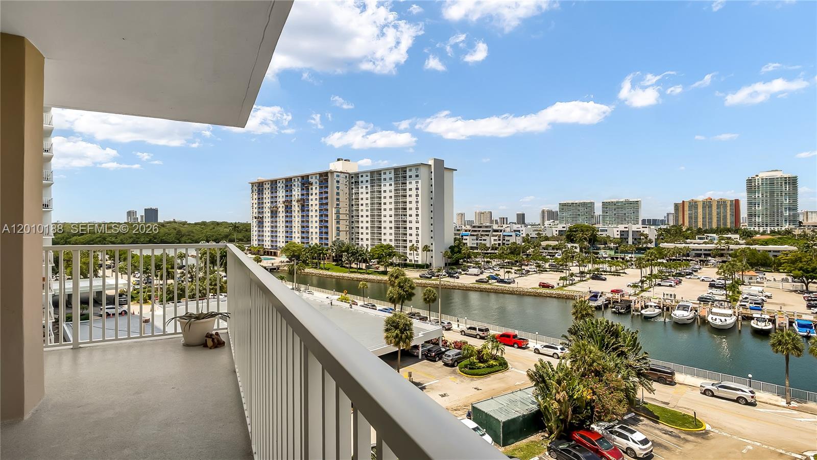 image Arlen House Condo18