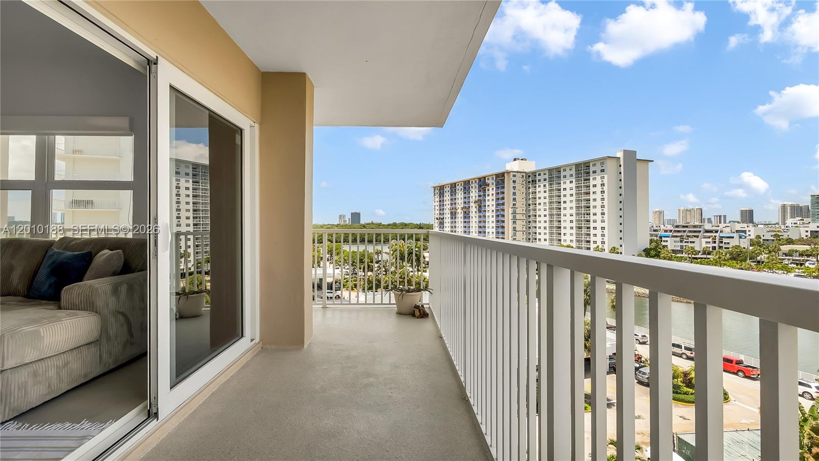 image Arlen House Condo19