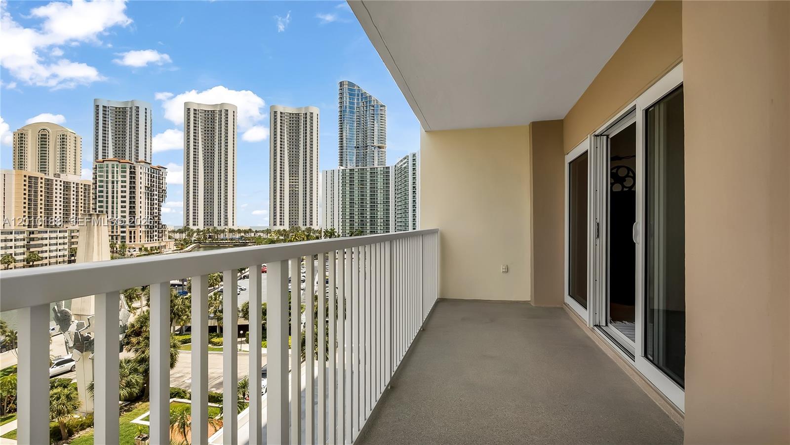 image Arlen House Condo20