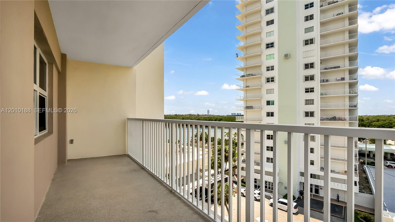 image Arlen House Condo21