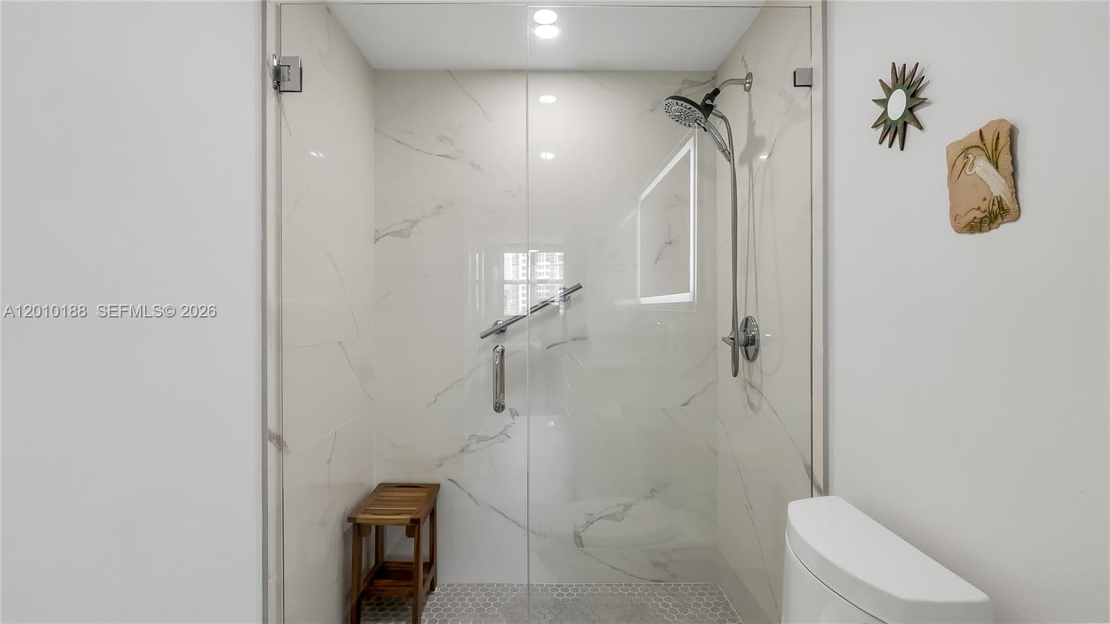 image Arlen House Condo32