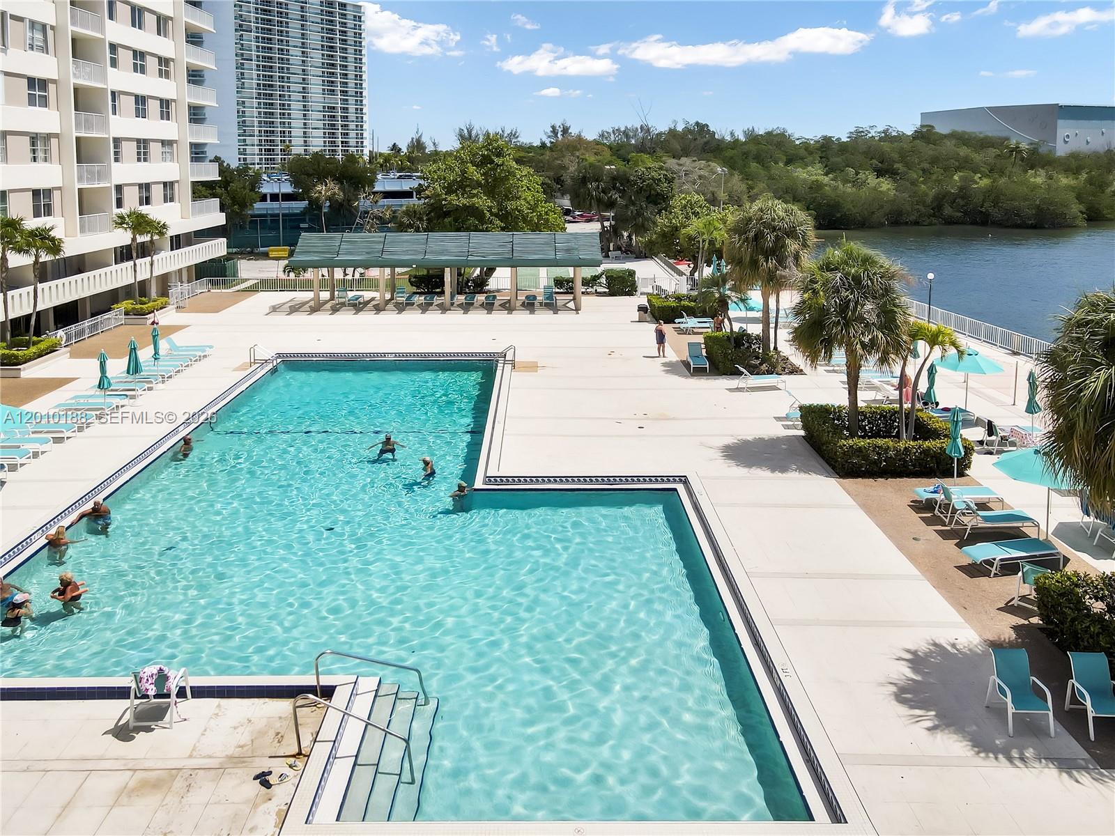 image Arlen House Condo39