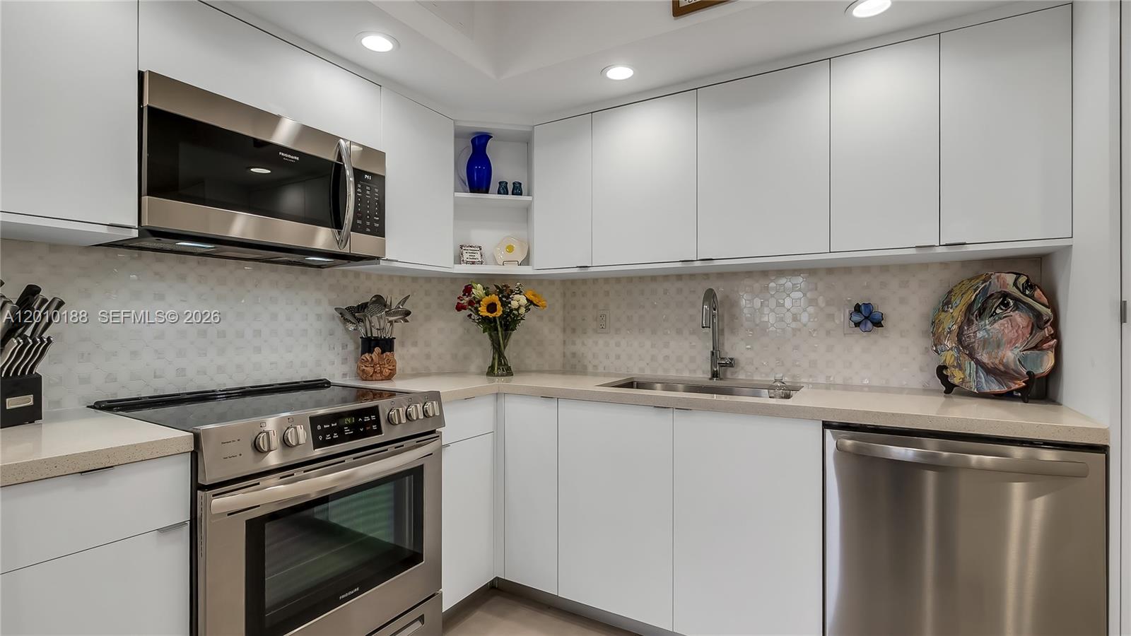 image Arlen House Condo5