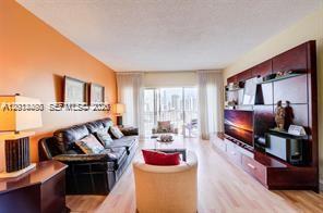 image Arlen House Condo11
