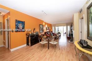 image Arlen House Condo13