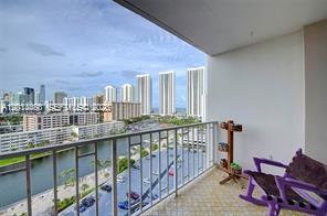 image Arlen House Condo6