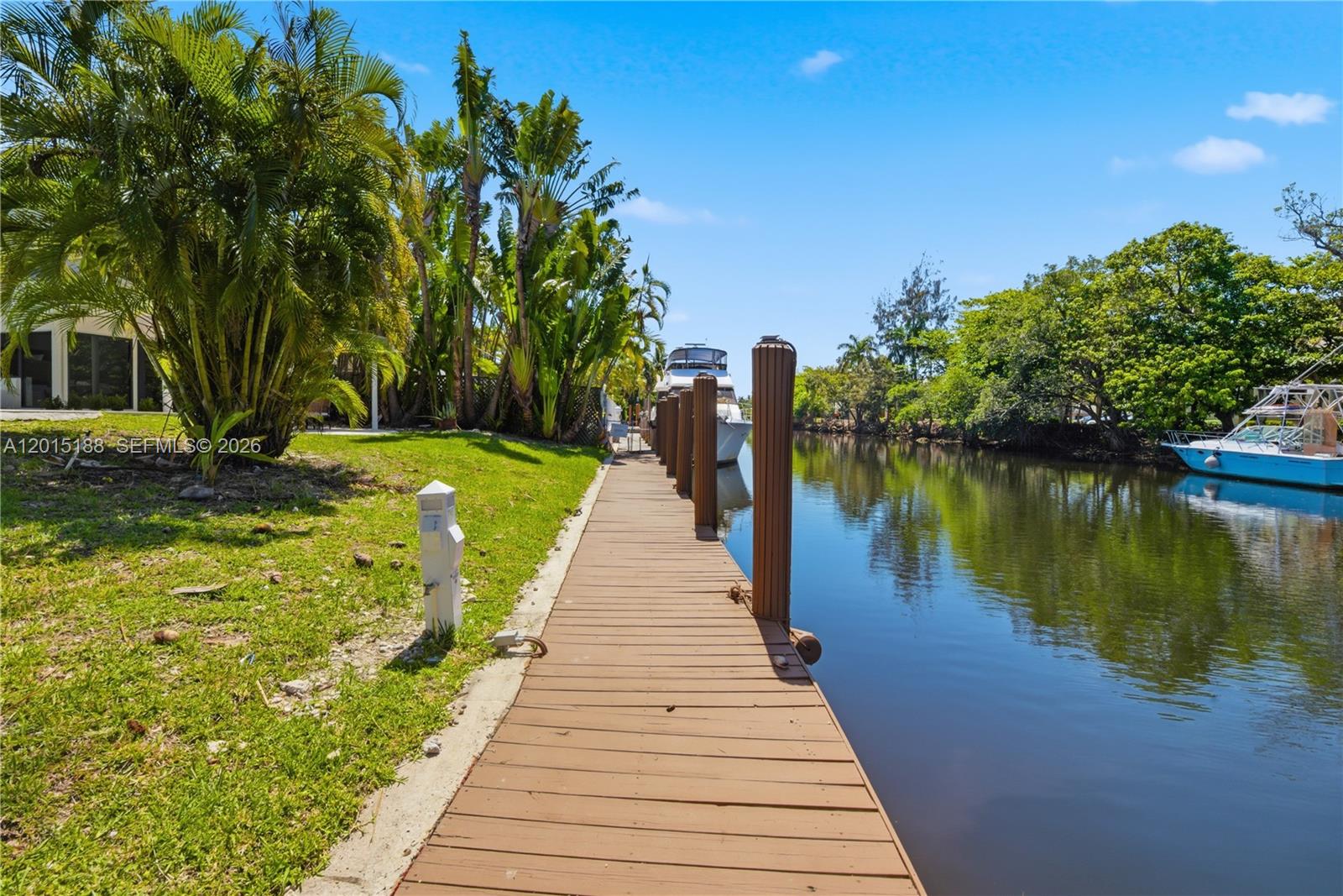 2637 Sugarloaf Ln Fort Lauderdale, FL 33312