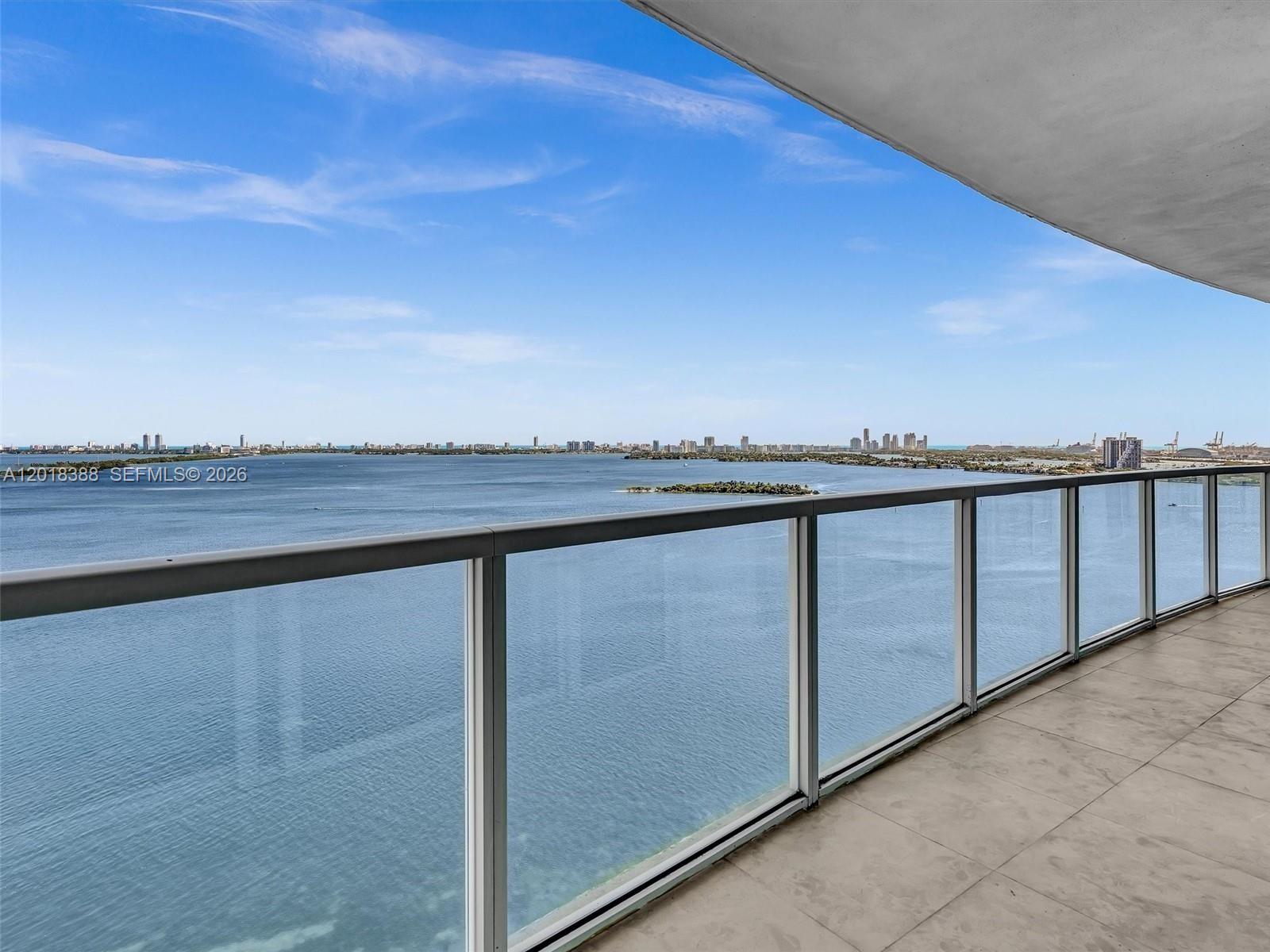 image Onyx on the Bay1