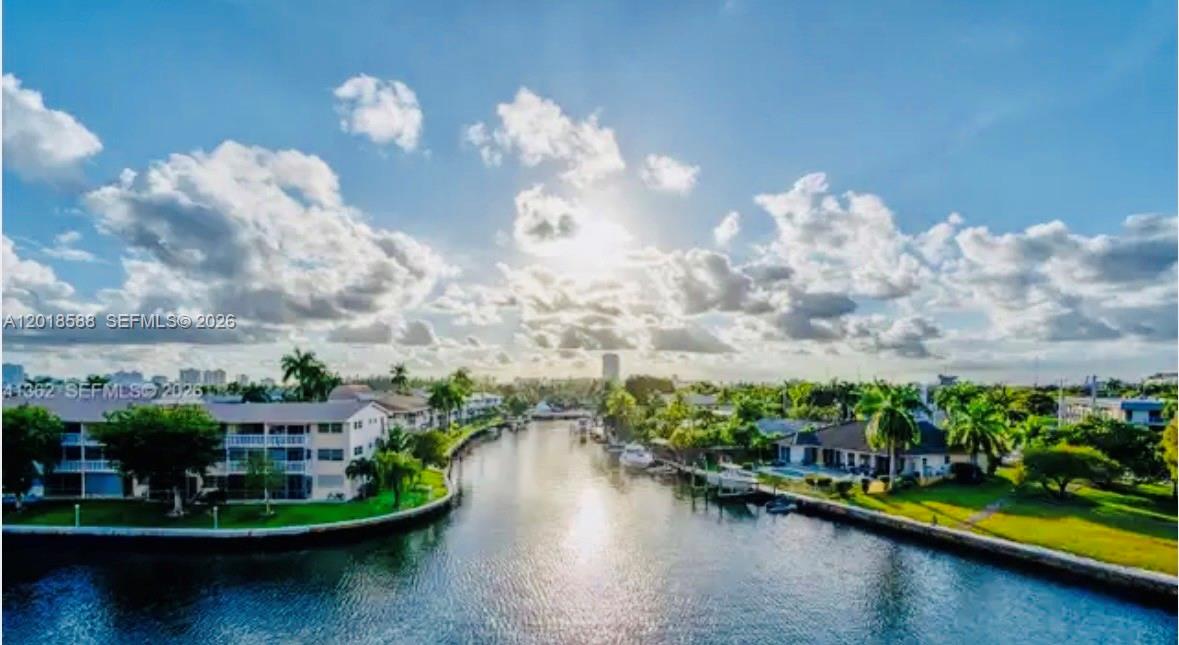 440 Paradise Isle Blvd #402
