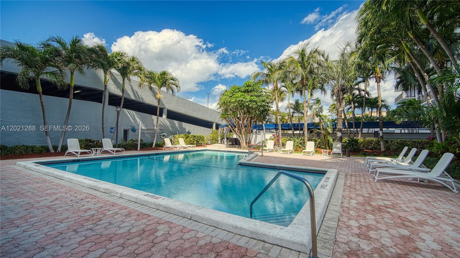 3031 N Ocean Blvd #903