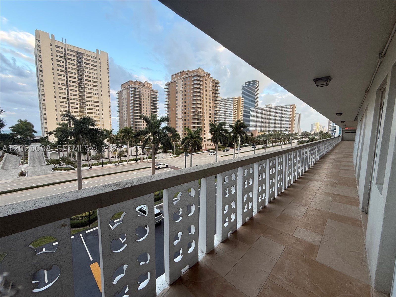 1893 S Ocean Dr #506