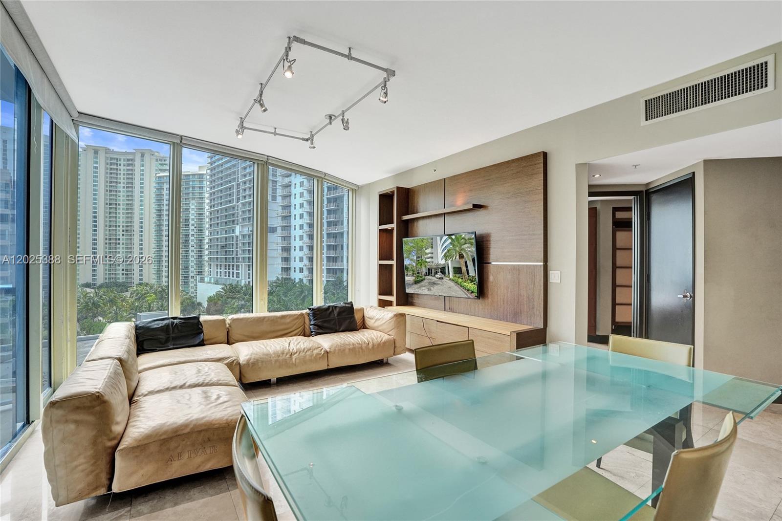 333 Las Olas Way #1608 Fort Lauderdale, FL 33301