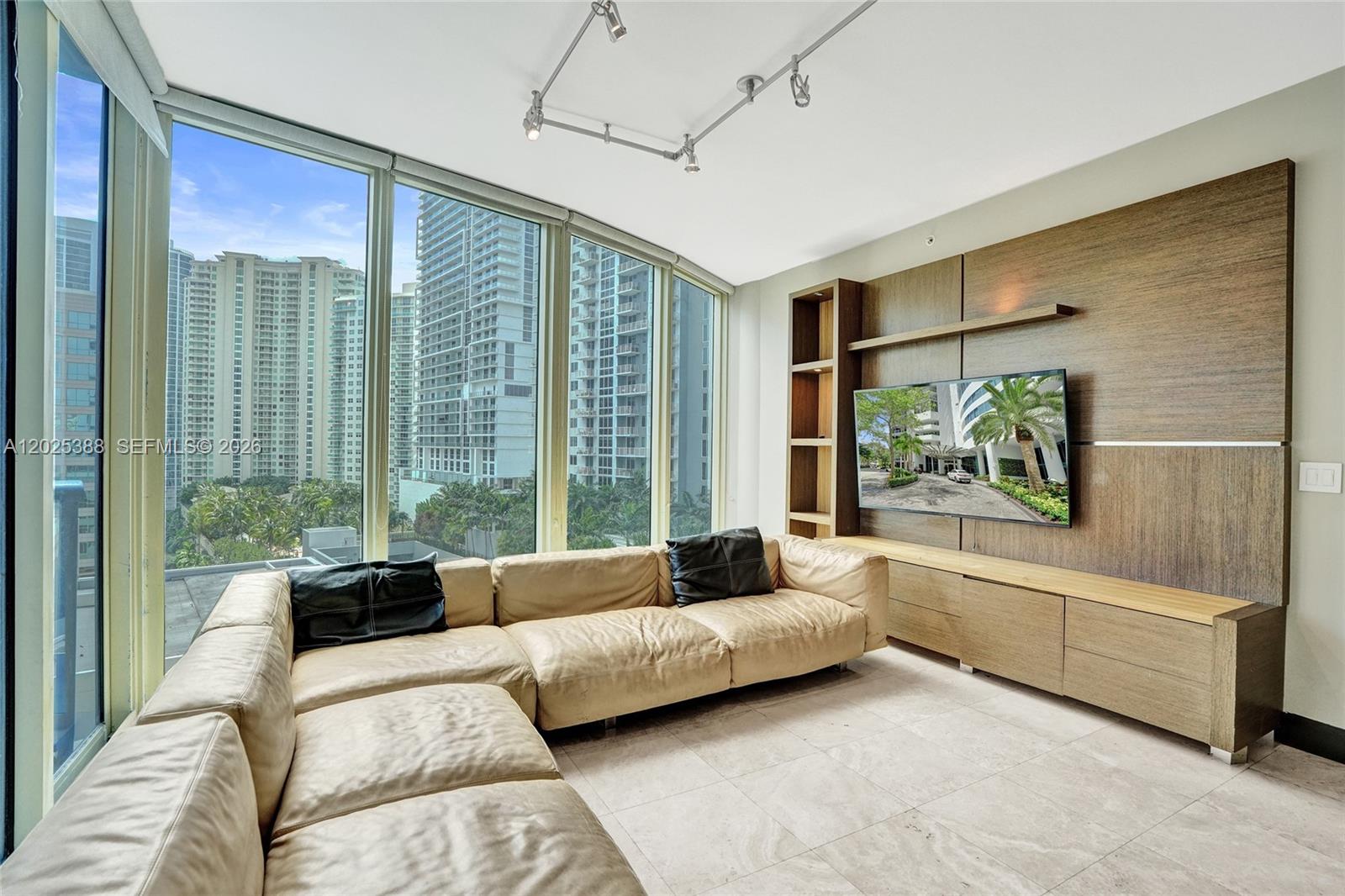 333 Las Olas Way #1608 Fort Lauderdale, FL 33301