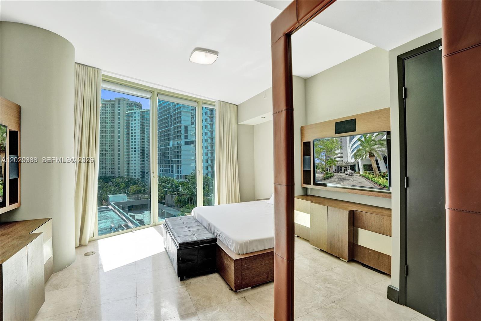 333 Las Olas Way #1608 Fort Lauderdale, FL 33301