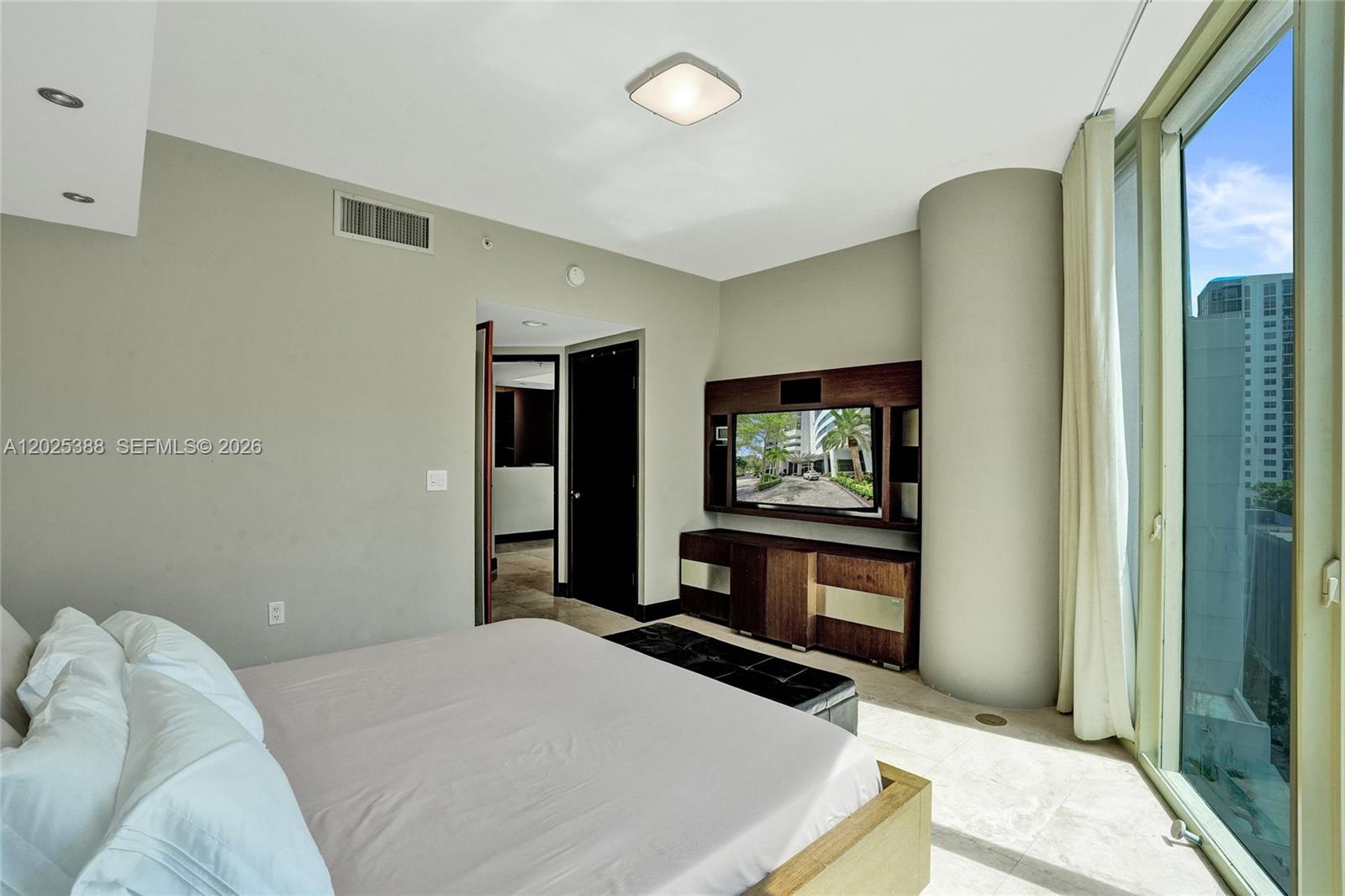 333 Las Olas Way #1608 Fort Lauderdale, FL 33301