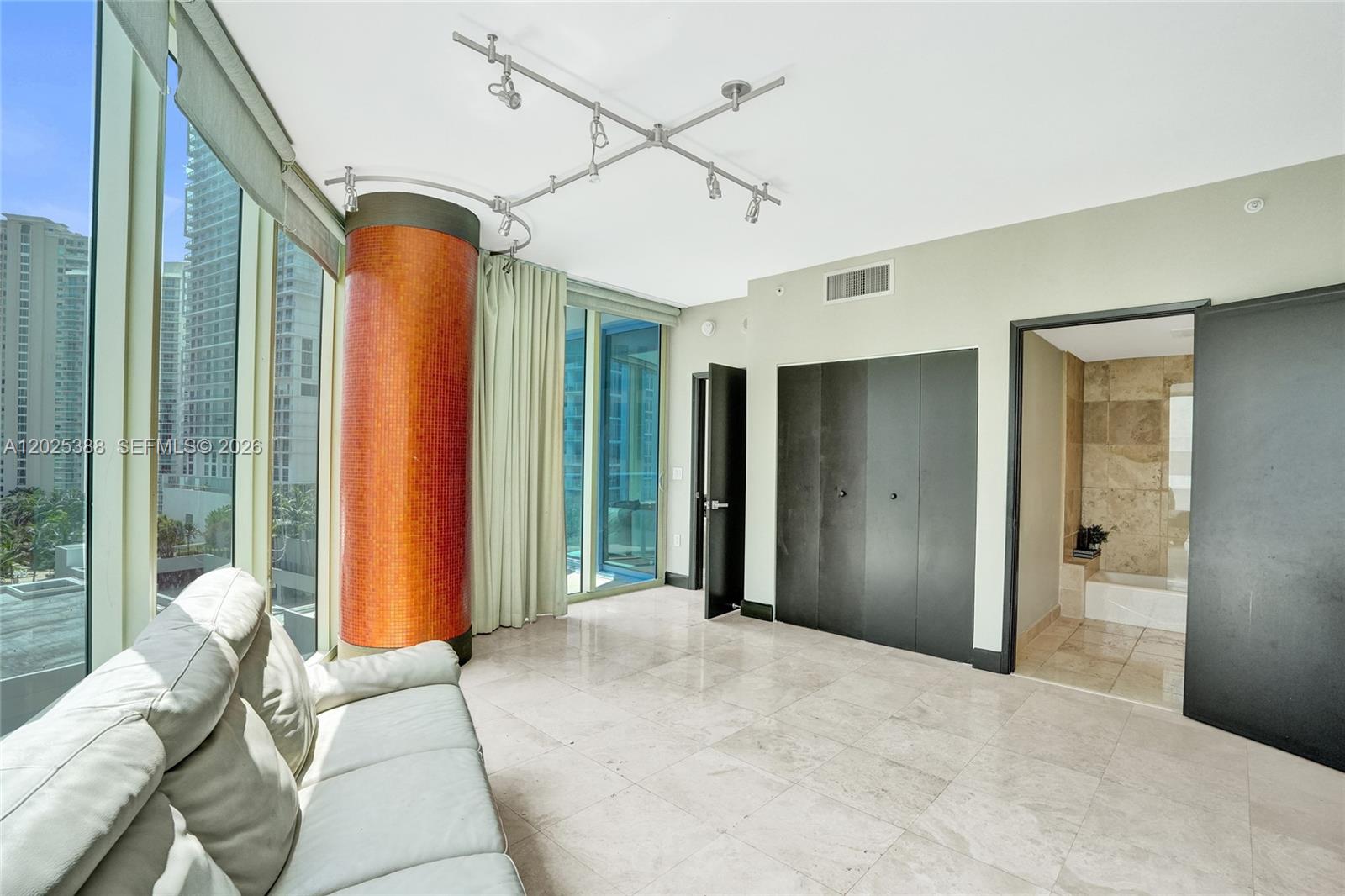 333 Las Olas Way #1608 Fort Lauderdale, FL 33301