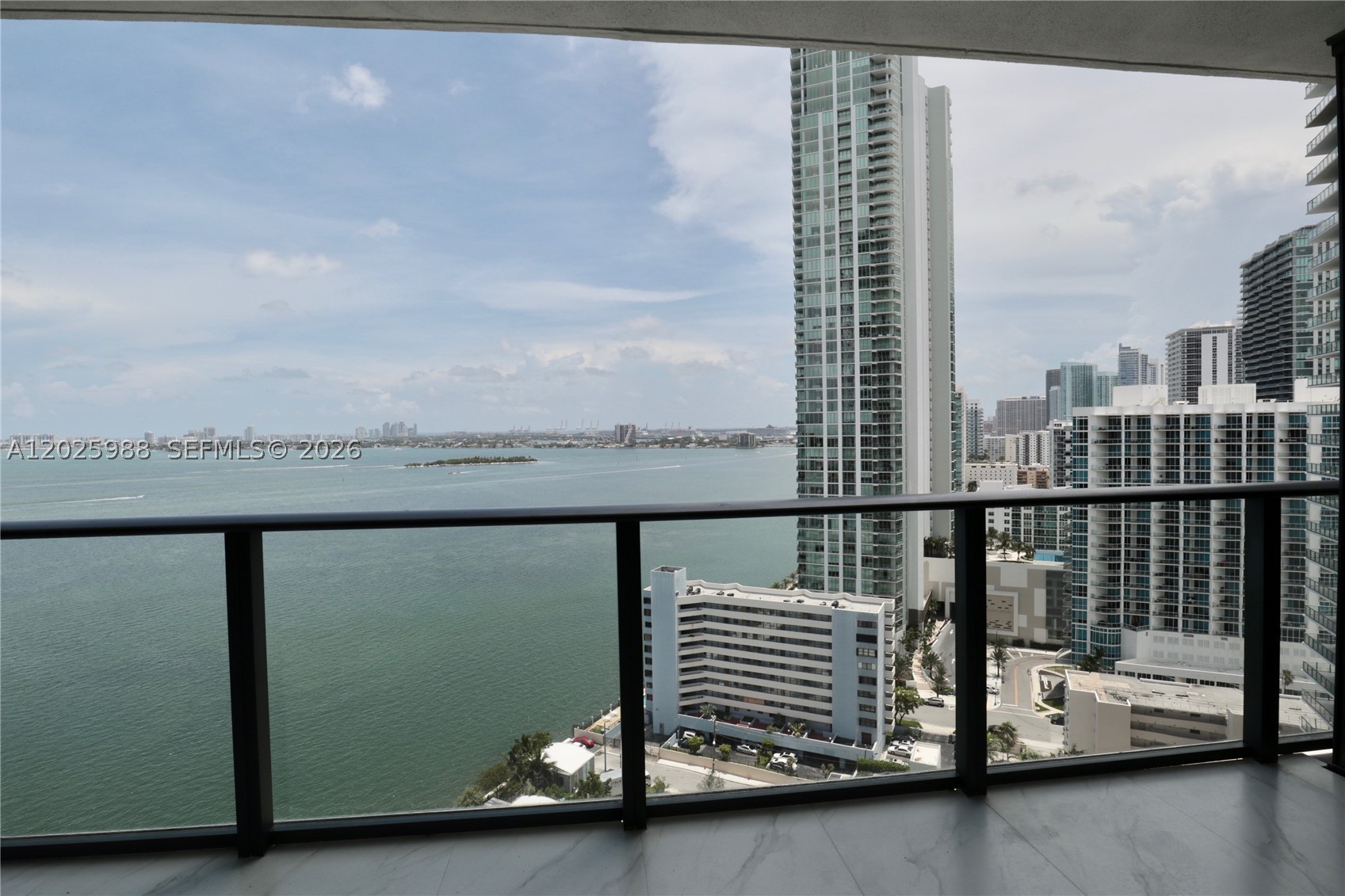 image Paraiso Bay2