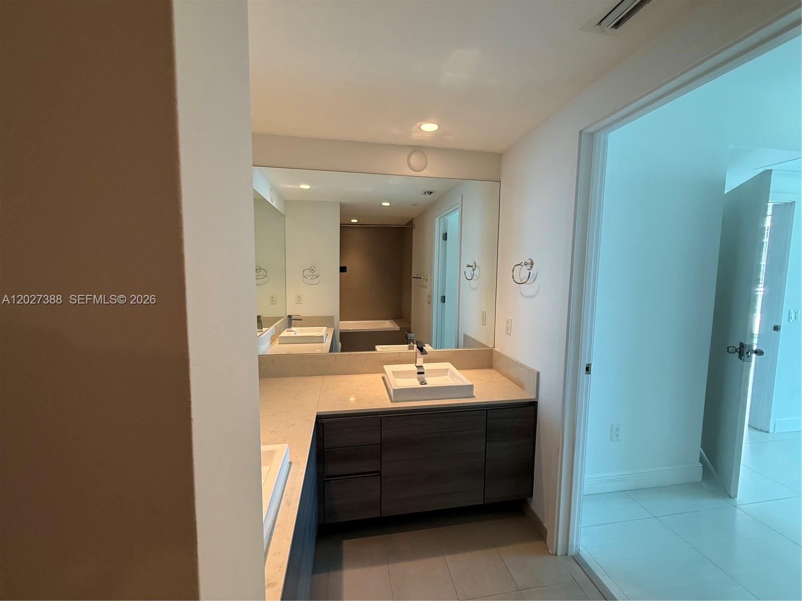 image The Bond on Brickell11