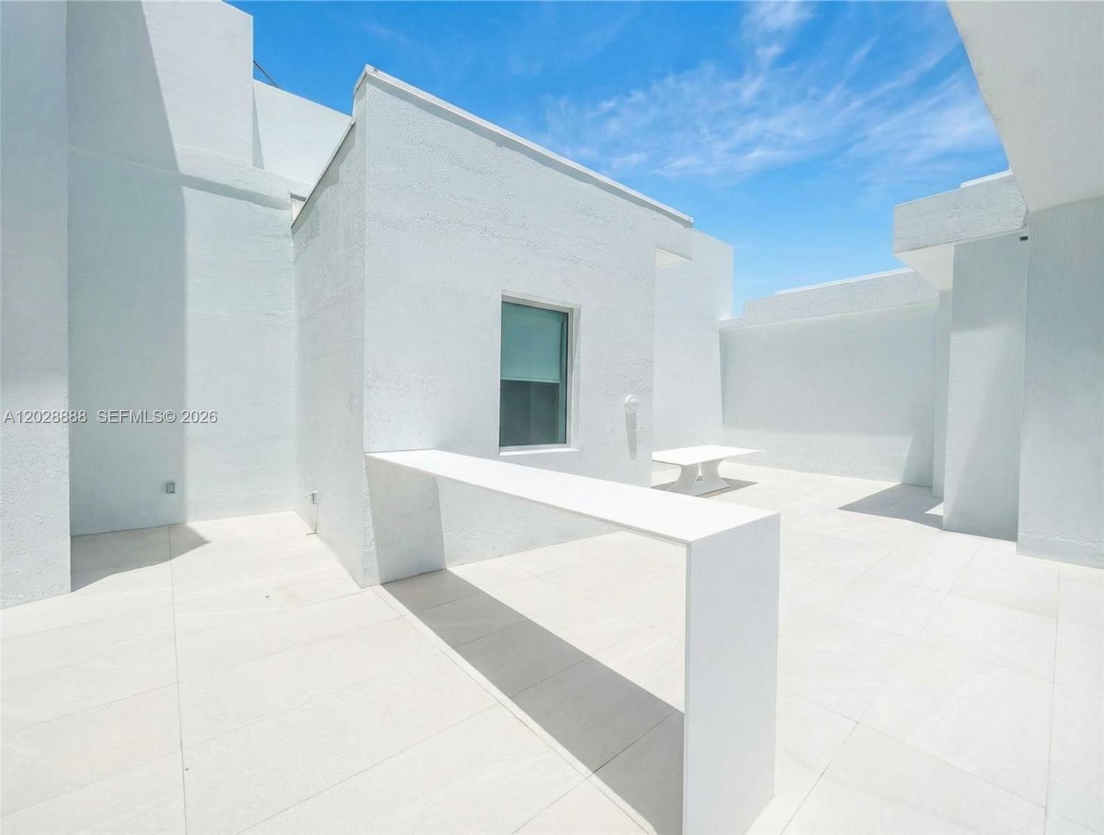 92 SW 3rd St #PH5213 Miami, FL 33130