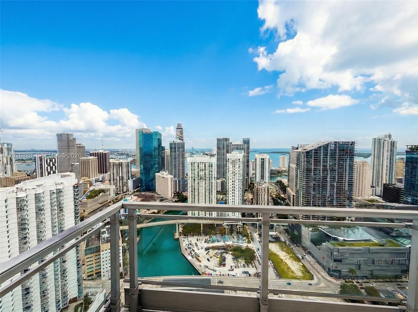 92 SW 3rd St #PH5213 Miami, FL 33130