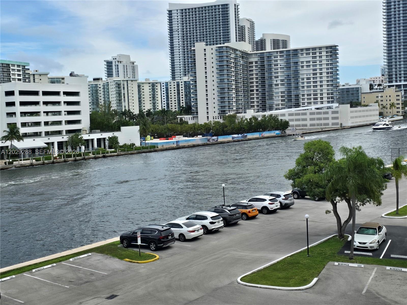 400 Leslie Dr #416 Hallandale Beach, FL 33009