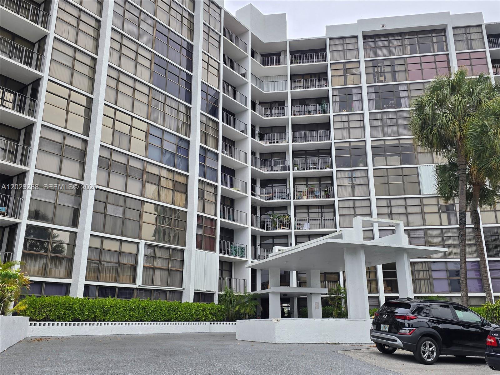 400 Leslie Dr #416 Hallandale Beach, FL 33009