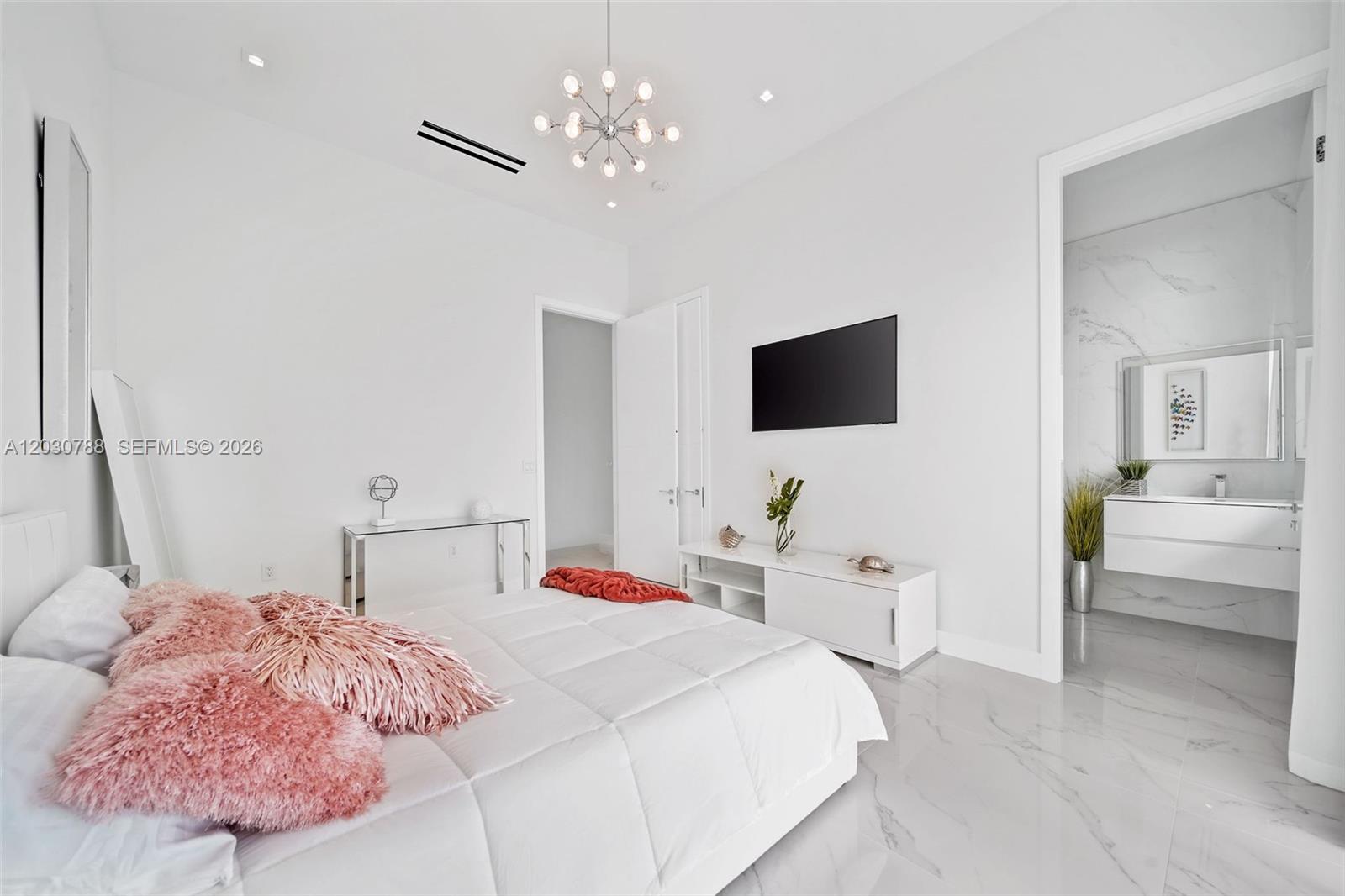 278 190th St Sunny Isles Beach, FL 33160