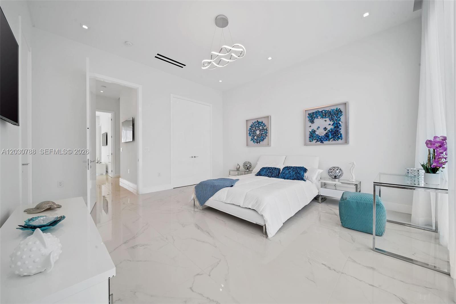 278 190th St Sunny Isles Beach, FL 33160