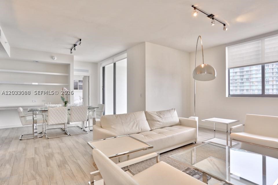 999 SW 1st Ave #2404 Miami, FL 33130