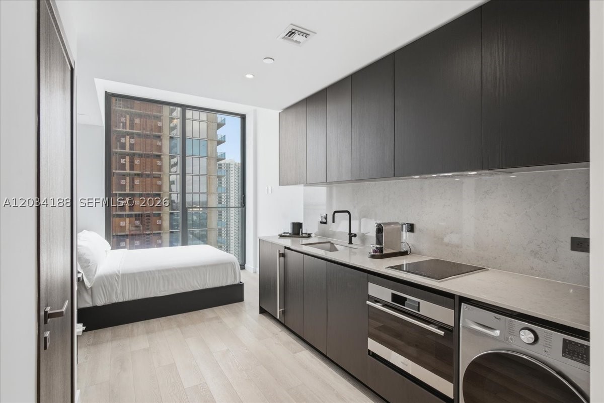 image E11EVEN Hotel & Residences1