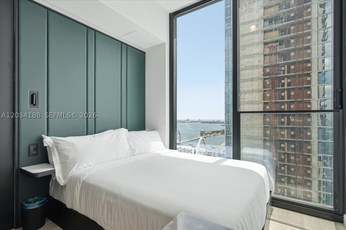 image E11EVEN Hotel & Residences5